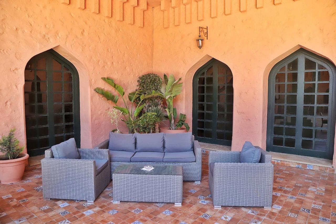 Hotel Parador Лаюне Екстериор снимка