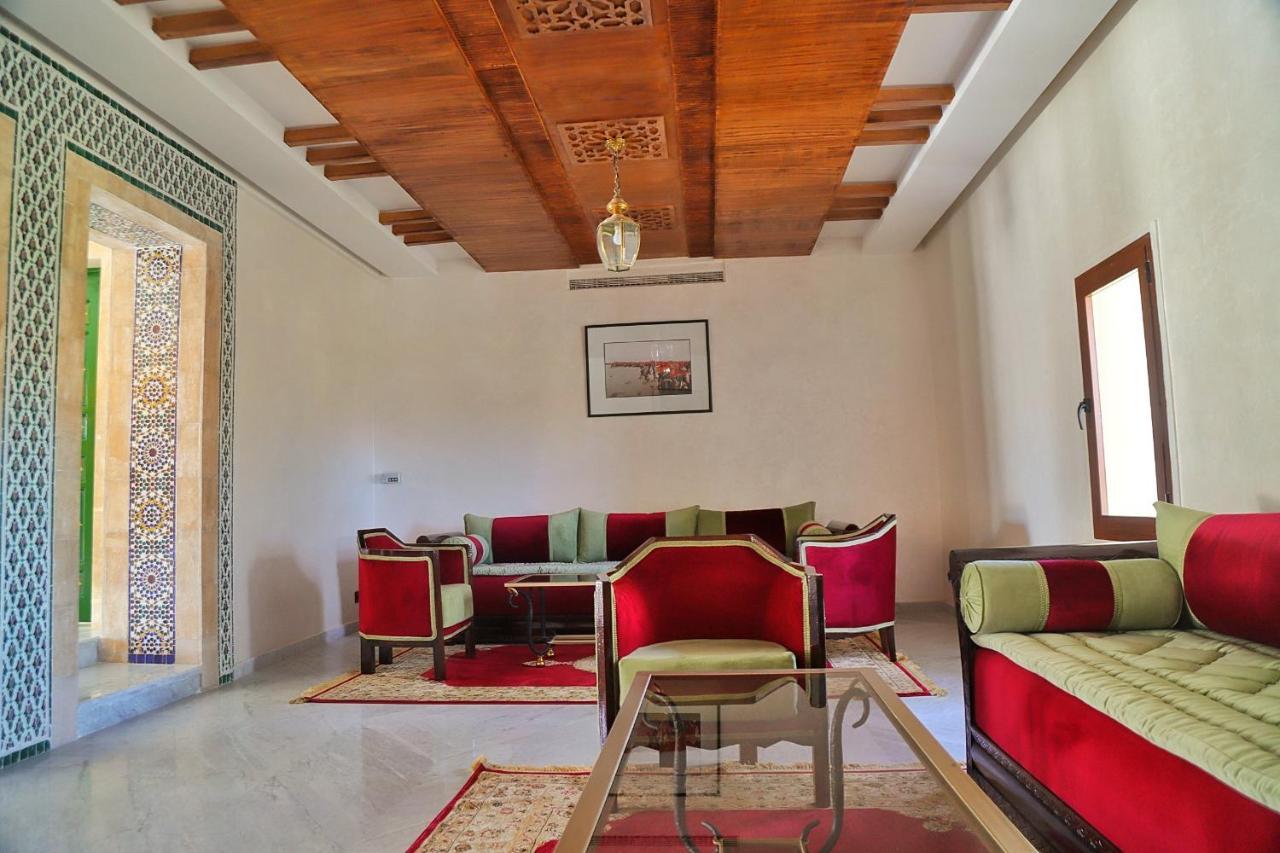 Hotel Parador Лаюне Екстериор снимка